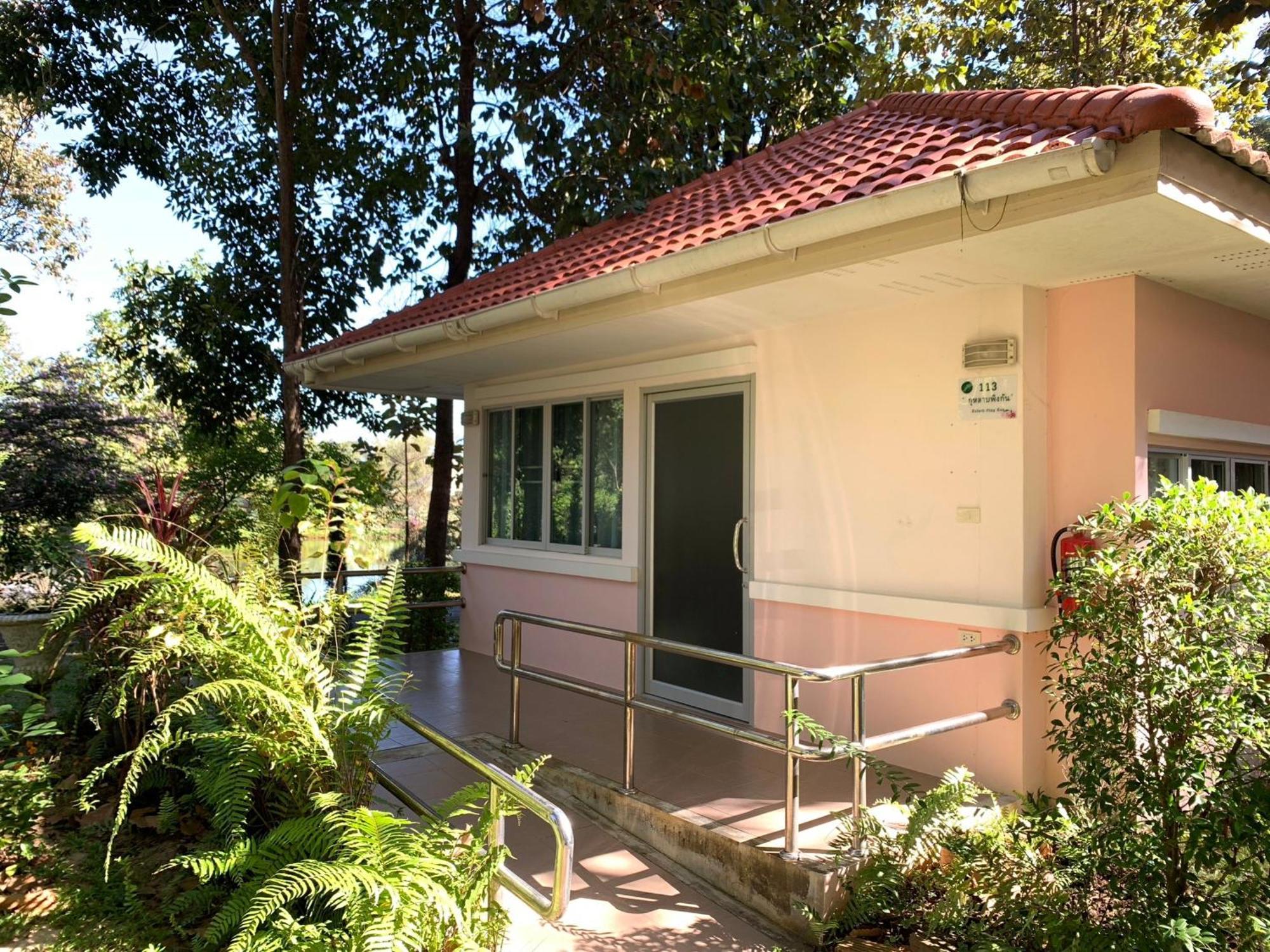 Baan Pingkan Wellness Resort San Kamphaeng Exterior photo